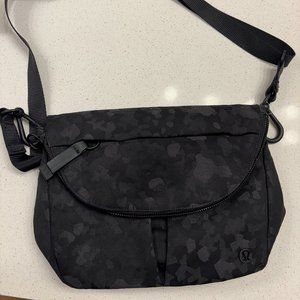Lululemon crossbody festival bag - 5L